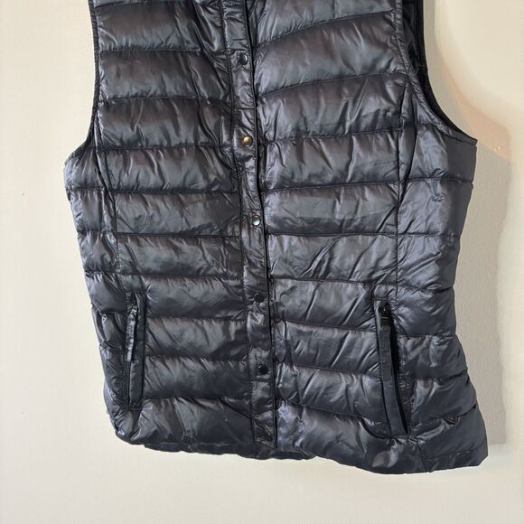 GAP Womens Black Puffer Vest Down Quilted Sleeveless Zip Pockets Sz Medium - Picture 3 of 11
